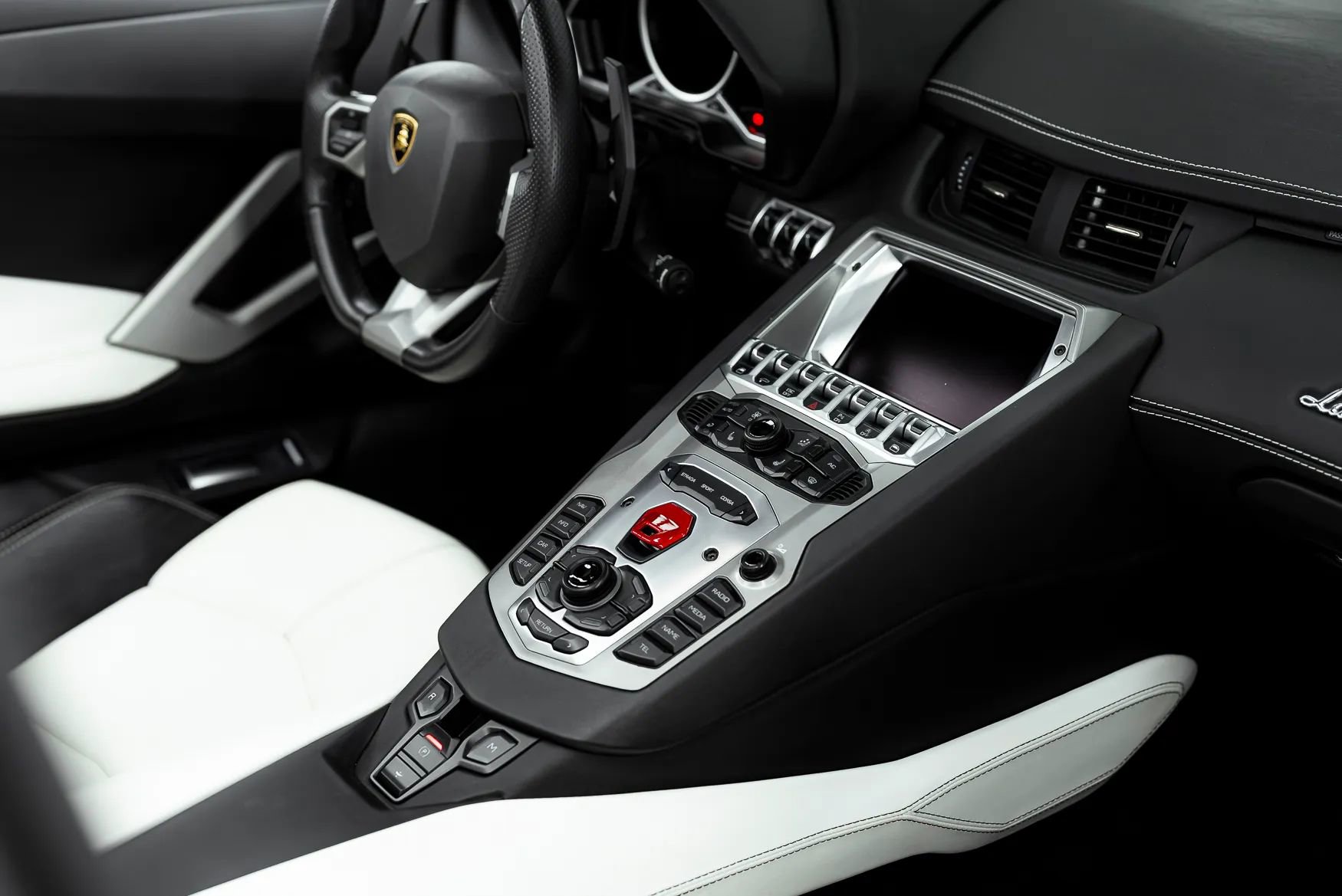 Used 2016 Lamborghini Aventador LP 700-4 image 33