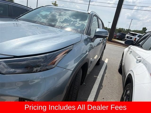 Used 2023 Toyota Highlander XLE FWD image 9