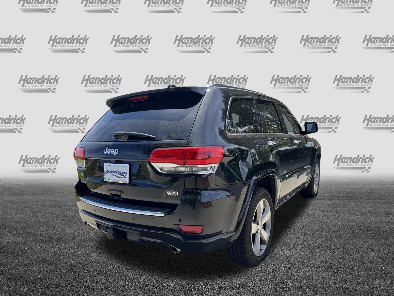 Used 2014 Jeep Grand Cherokee Overland w/ Advanced Technology Group AWD/4WD image 10