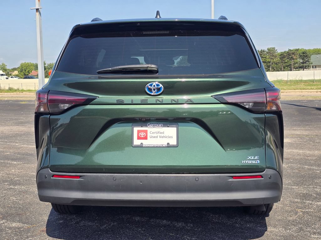 Certified 2024 Toyota Sienna XLE FWD image 15