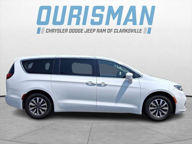 Certified 2022 Chrysler Pacifica Touring-L FWD image 7