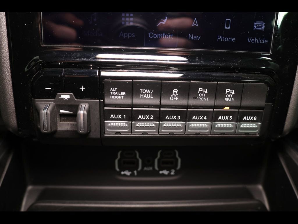 Used 2024 RAM 2500 Big Horn w/ Sport Appearance Package AWD/4WD image 16