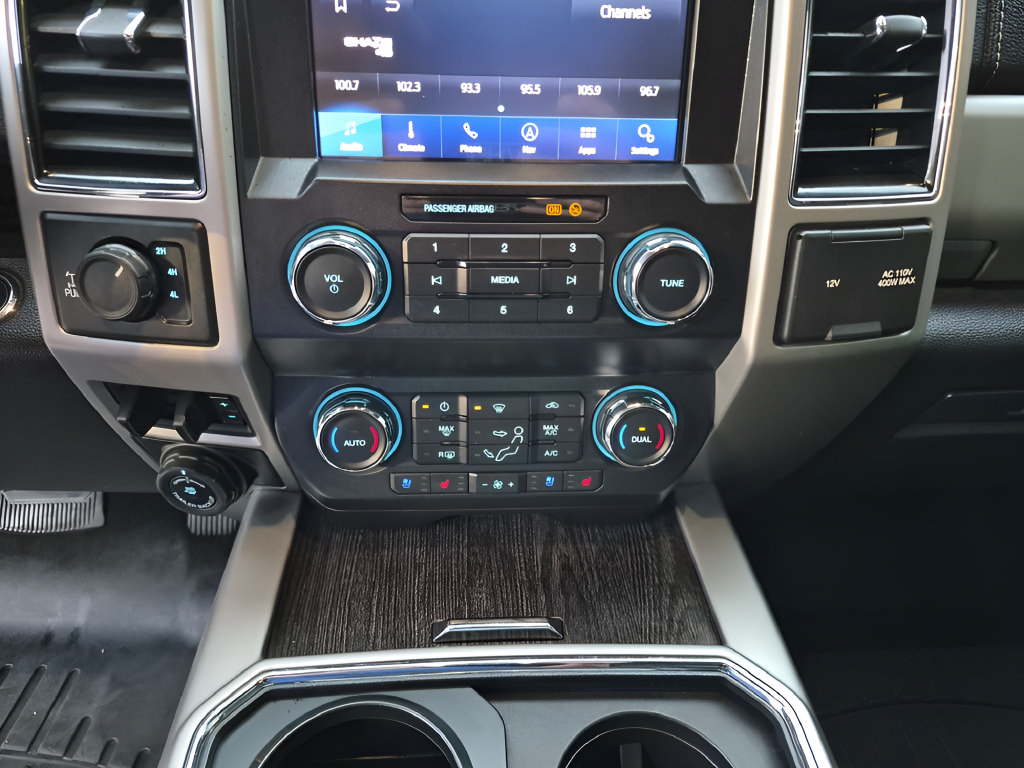 Used 2020 Ford F250 Lariat w/ Lariat Ultimate Package AWD/4WD image 29
