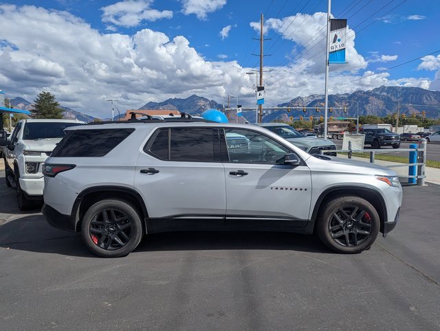 Used 2020 Chevrolet Traverse Premier w/ Redline Edition image 2