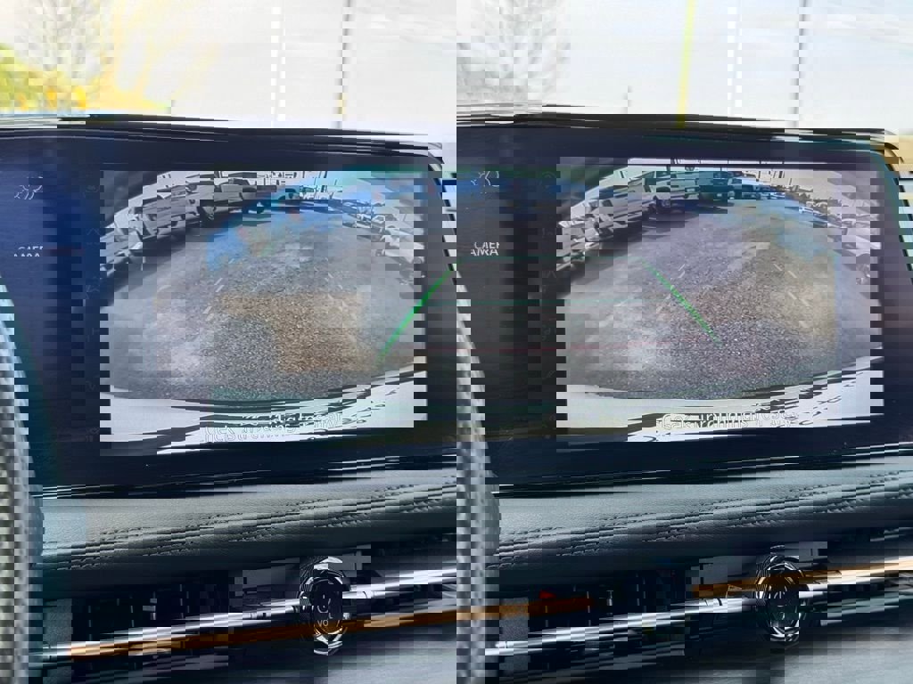 Used 2023 Nissan Ariya FWD image 32