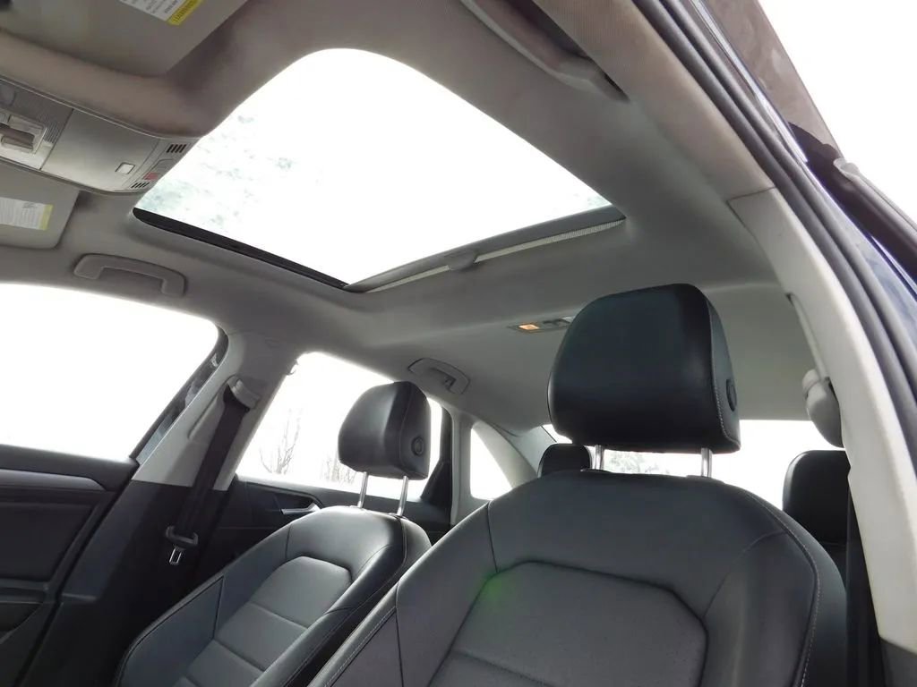 Used 2024 Volkswagen Jetta SE FWD image 16