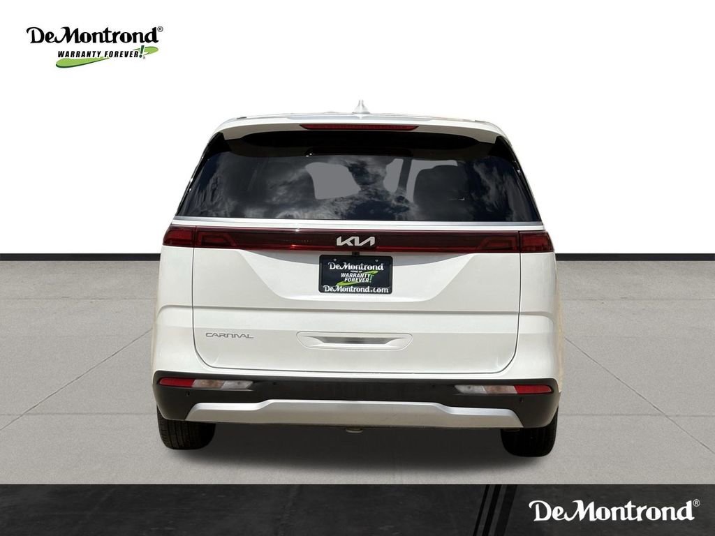 Used 2024 Kia Carnival LX image 6
