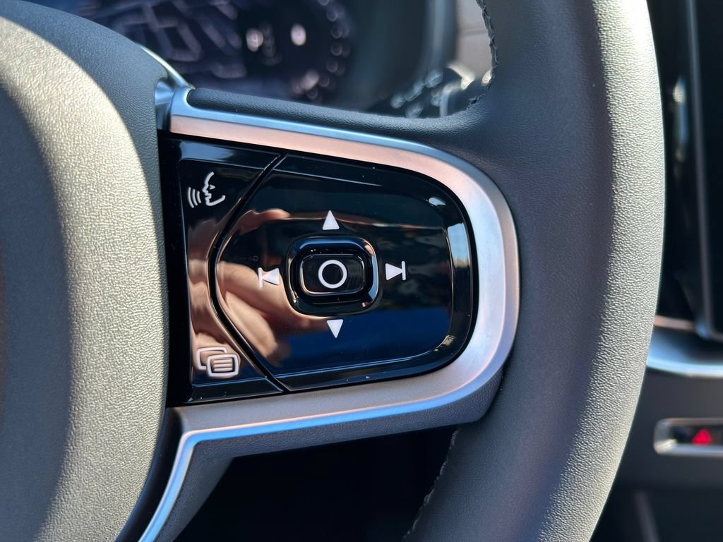 New 2026 Volvo XC90 B6 Plus w/ Protection Package AWD/4WD image 23