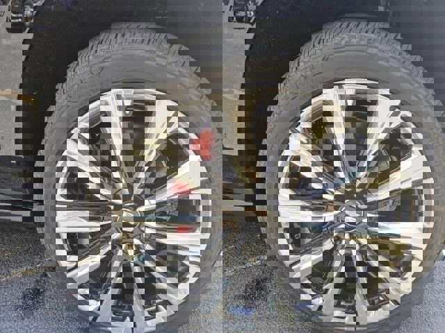 Certified 2025 Cadillac Escalade ESV Premium Luxury Platinum image 4