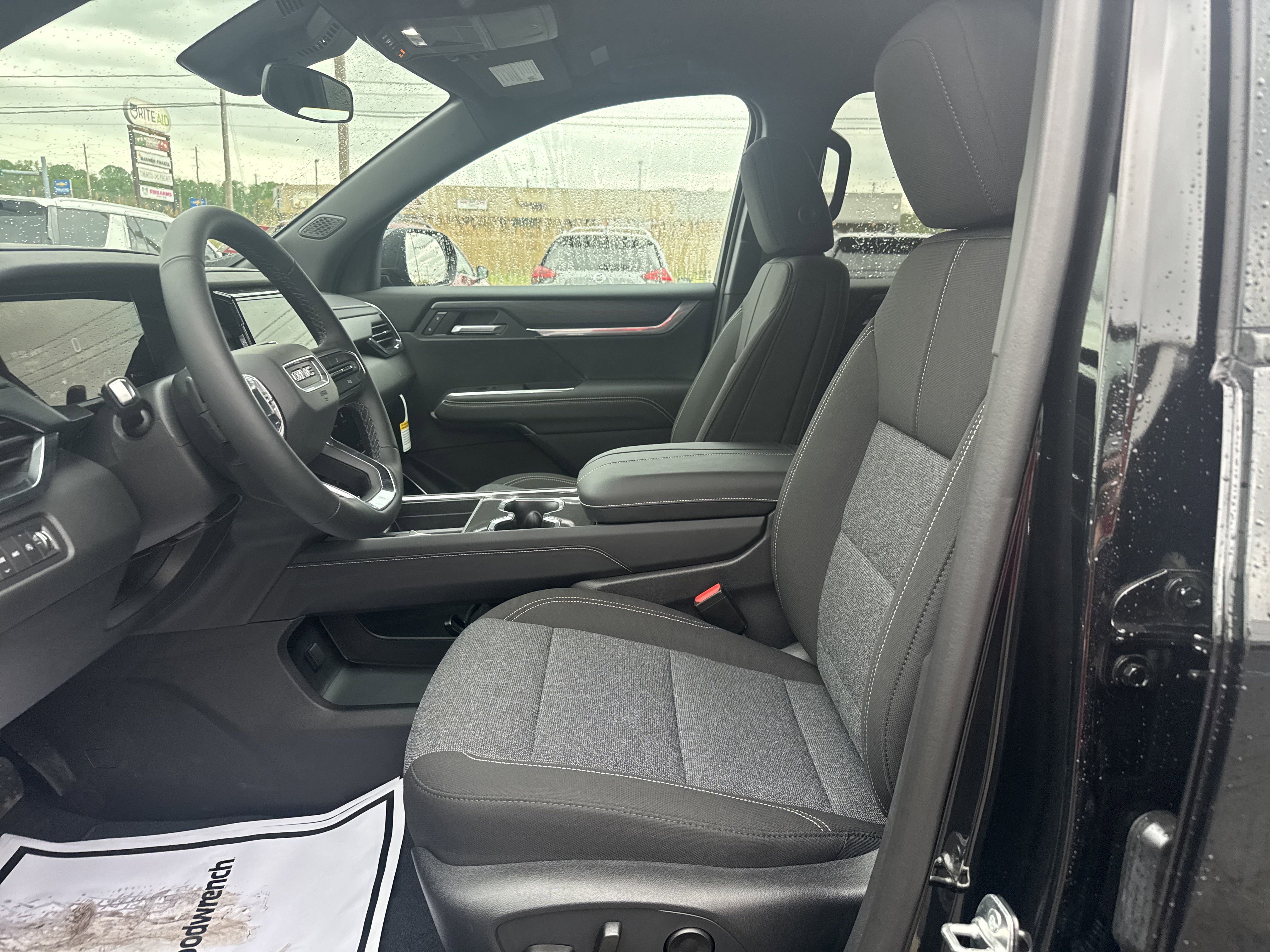 New 2025 GMC Acadia Elevation image 12