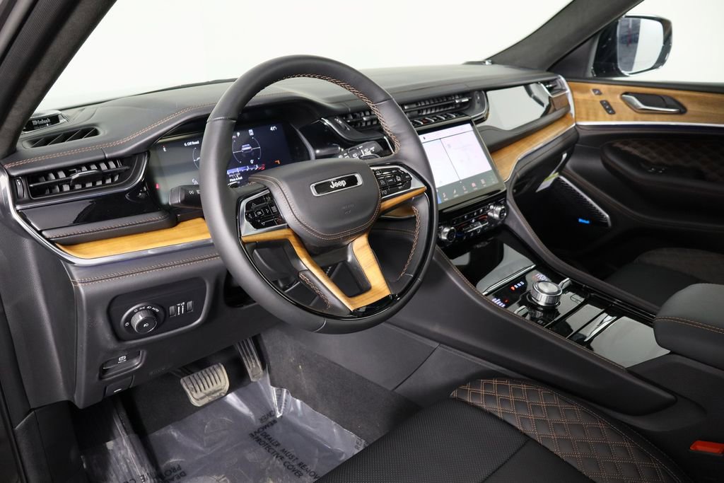 New 2025 Jeep Grand Cherokee L Summit image 33