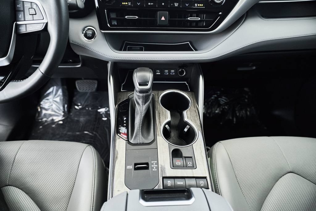 Used 2022 Toyota Highlander Platinum FWD image 31
