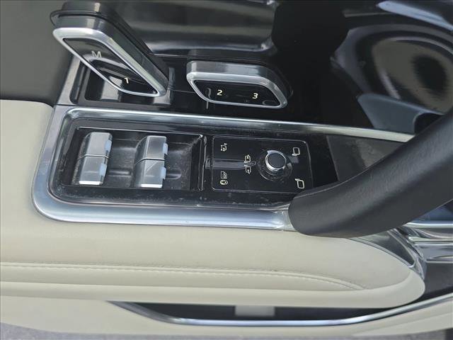 Certified 2023 Land Rover Range Rover SE image 30