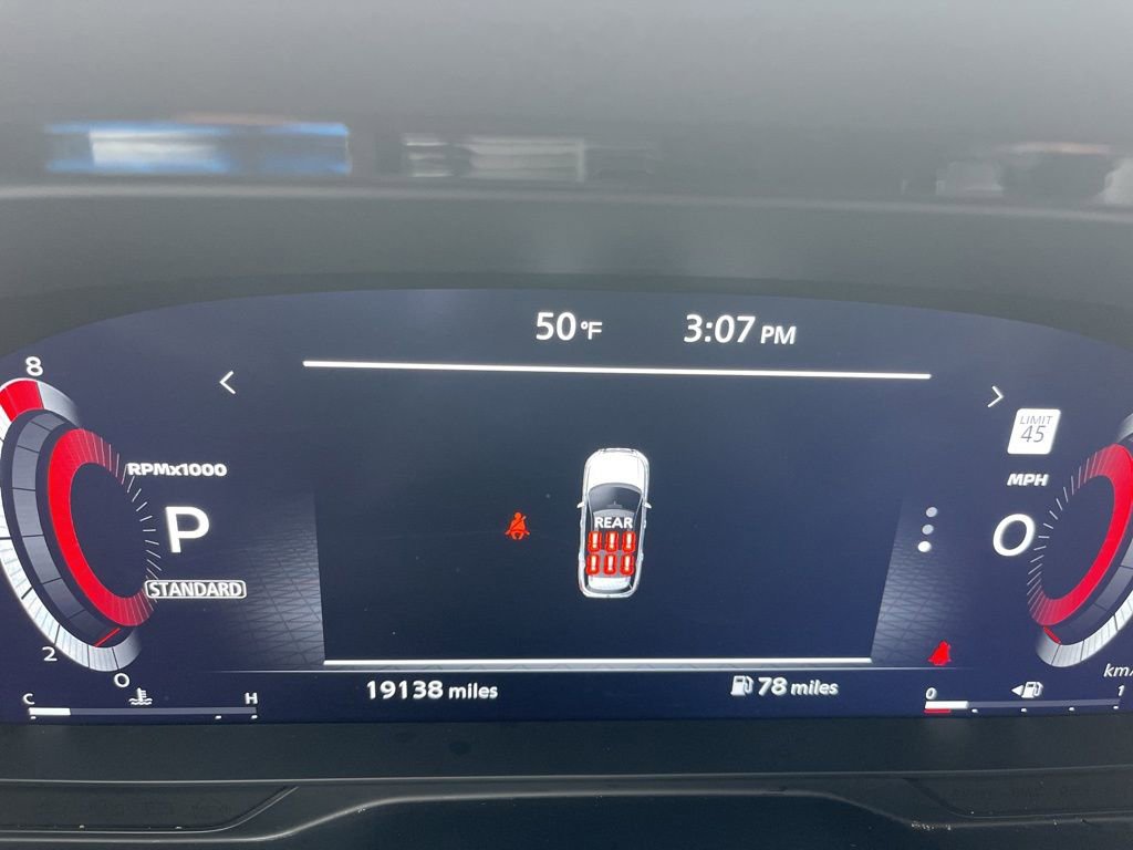 Used 2024 Nissan Pathfinder Platinum w/ Black Appearance Package image 25