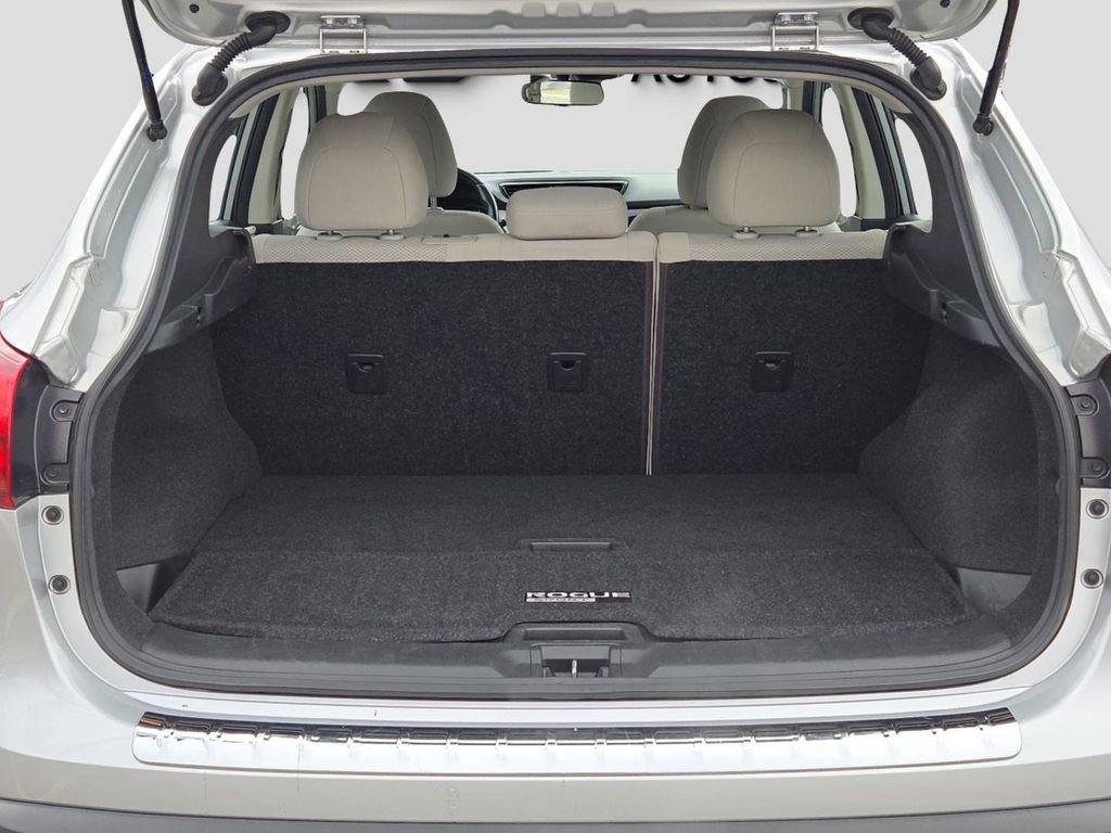 Used 2019 Nissan Rogue Sport SV w/ Technology Package image 11