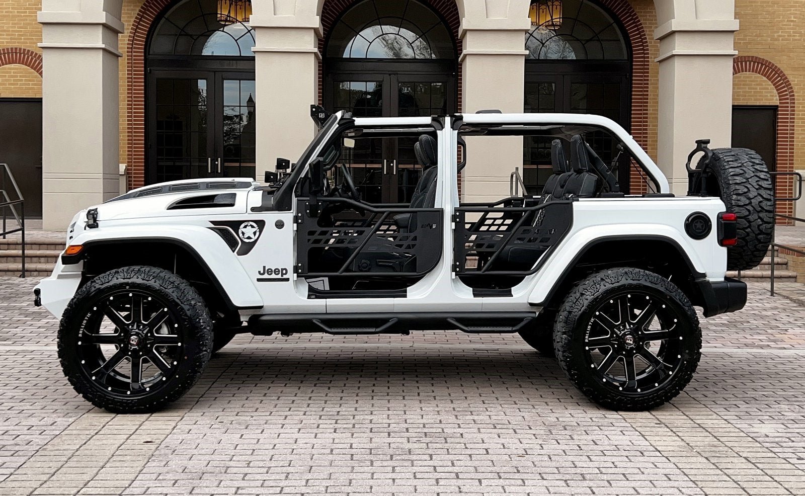 Used 2021 Jeep Wrangler Unlimited Sahara w/ Uconnect 4C Nav & Sound Group AWD/4WD image 5