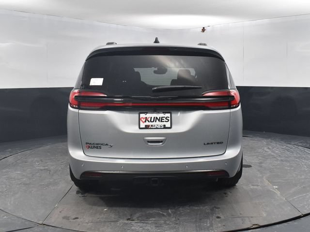 New 2026 Chrysler Pacifica Limited w/ S Appearance Package FWD image 8