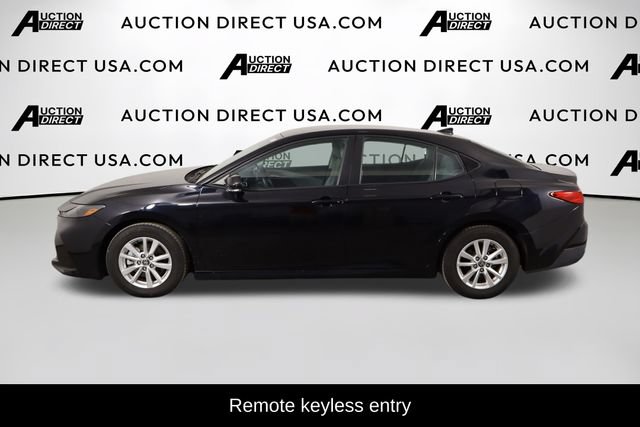 Used 2025 Toyota Camry LE FWD image 5