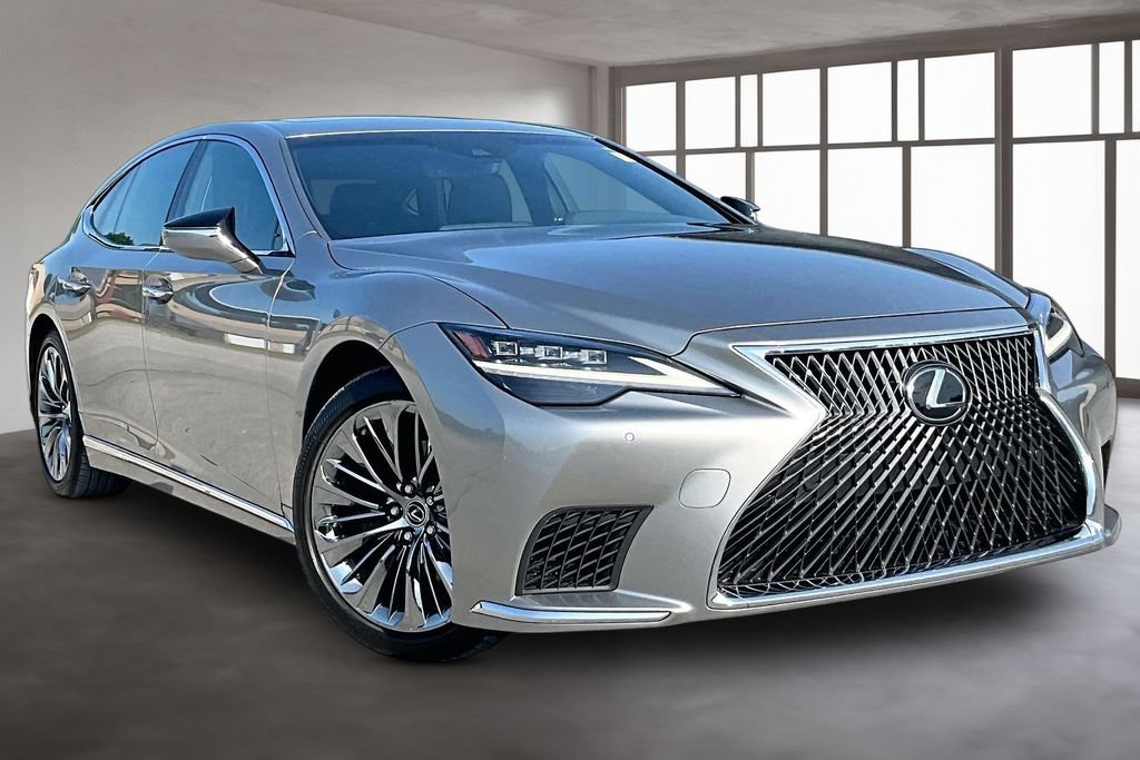 Used 2022 Lexus LS 500 w/ Accessory Package (Z2) RWD image 3