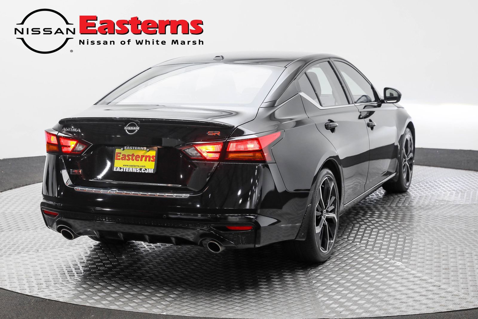 Used 2023 Nissan Altima 2.5 SR w/ SR Premium Package image 11