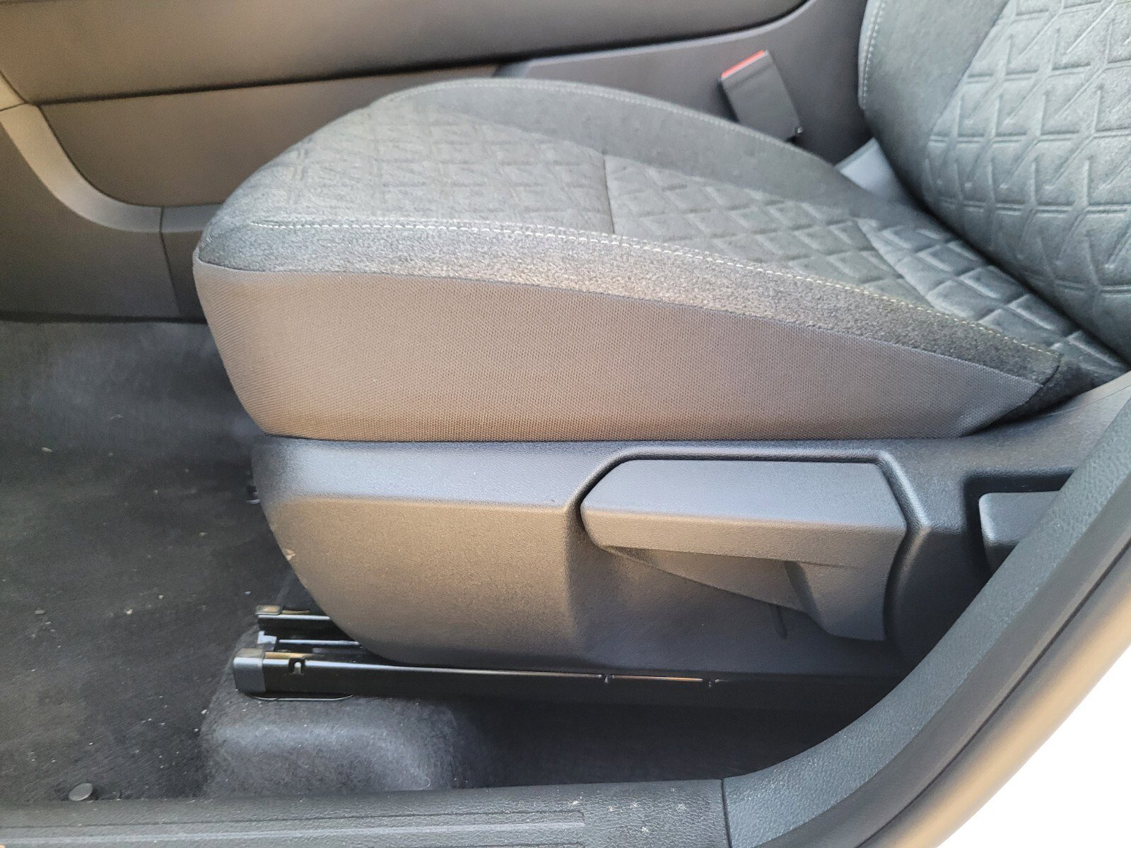 New 2026 Nissan Kicks SV image 14