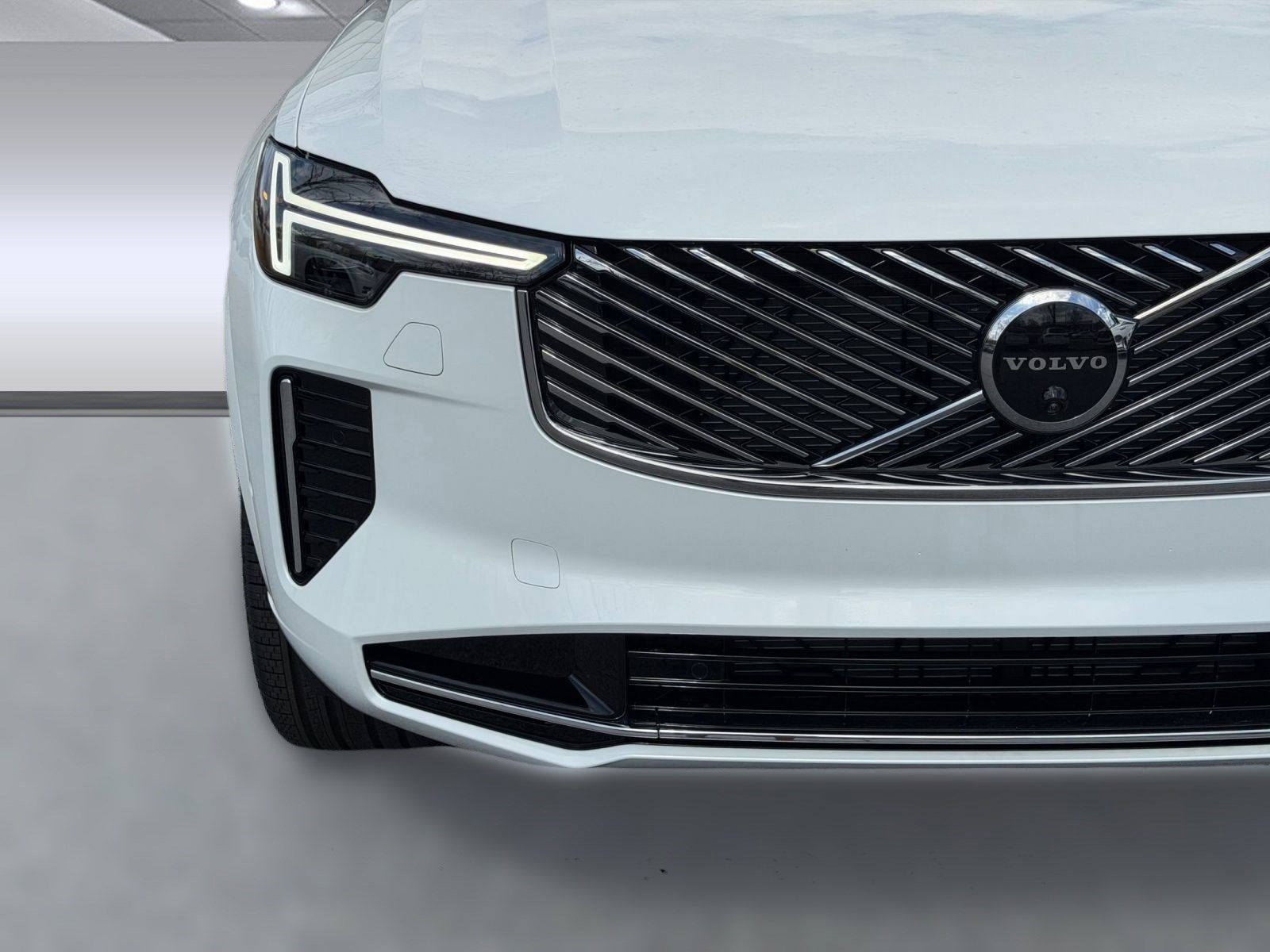 New 2026 Volvo XC90 B6 Ultra w/ Protection Package image 22