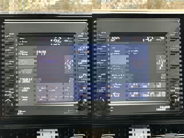 Used 2020 Toyota RAV4 XLE w/ Convenience Package image 12