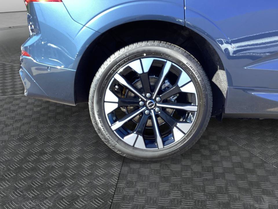 New 2027 Volvo XC60 B5 Plus AWD/4WD image 23