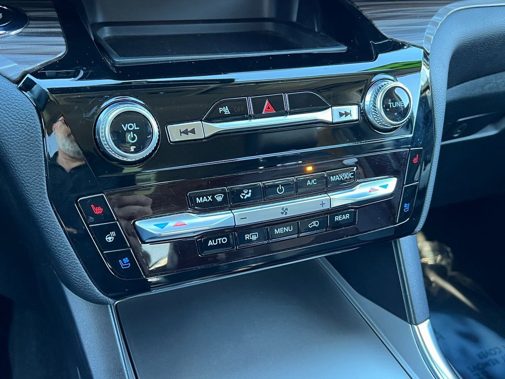 Used 2023 Ford Explorer Limited w/ Equipment Group 301A image 32