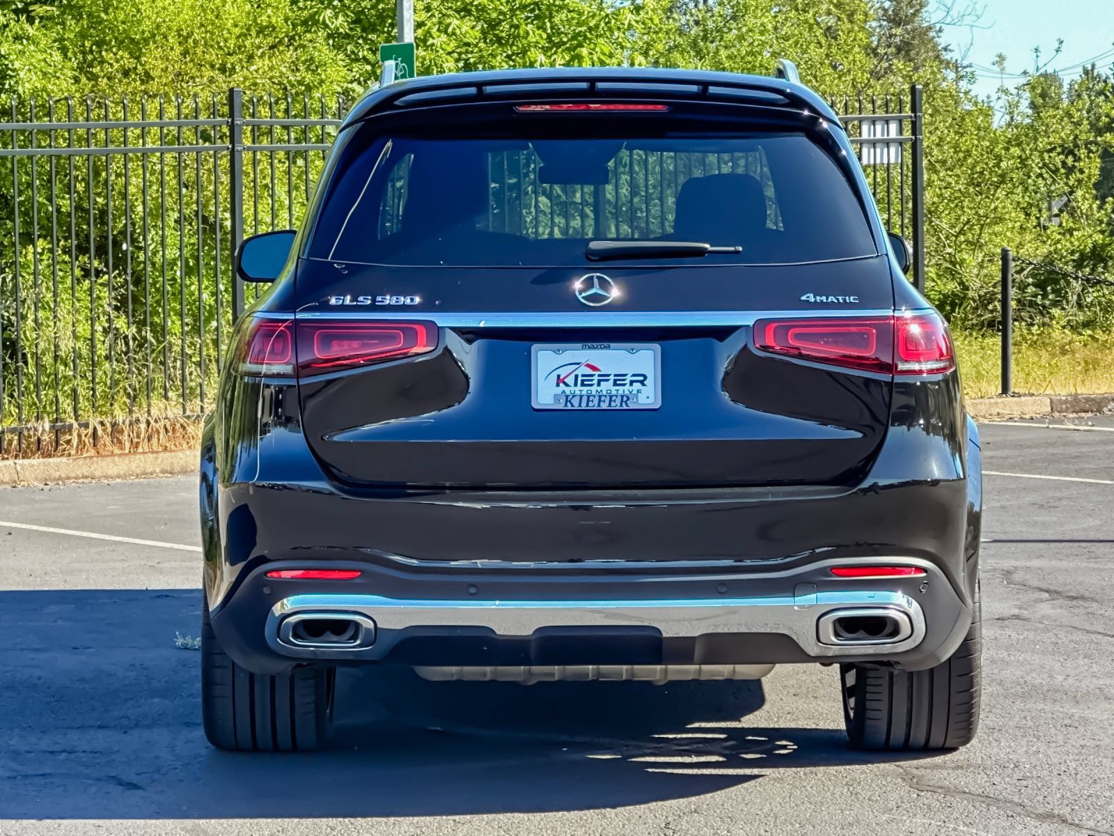 Used 2021 Mercedes-Benz GLS 580 4MATIC image 4