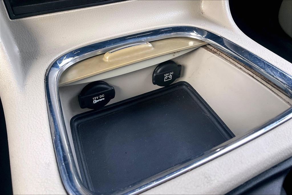 Used 2020 Dodge Grand Caravan SXT image 18