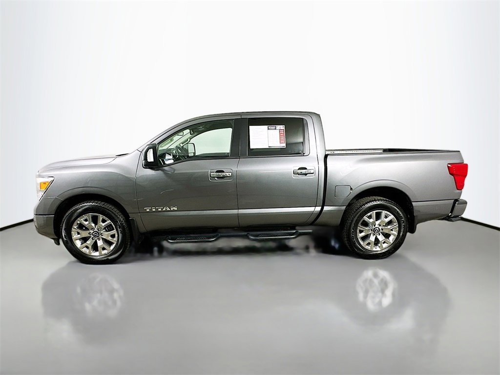 Used 2024 Nissan Titan SV w/ SV Convenience Package image 5