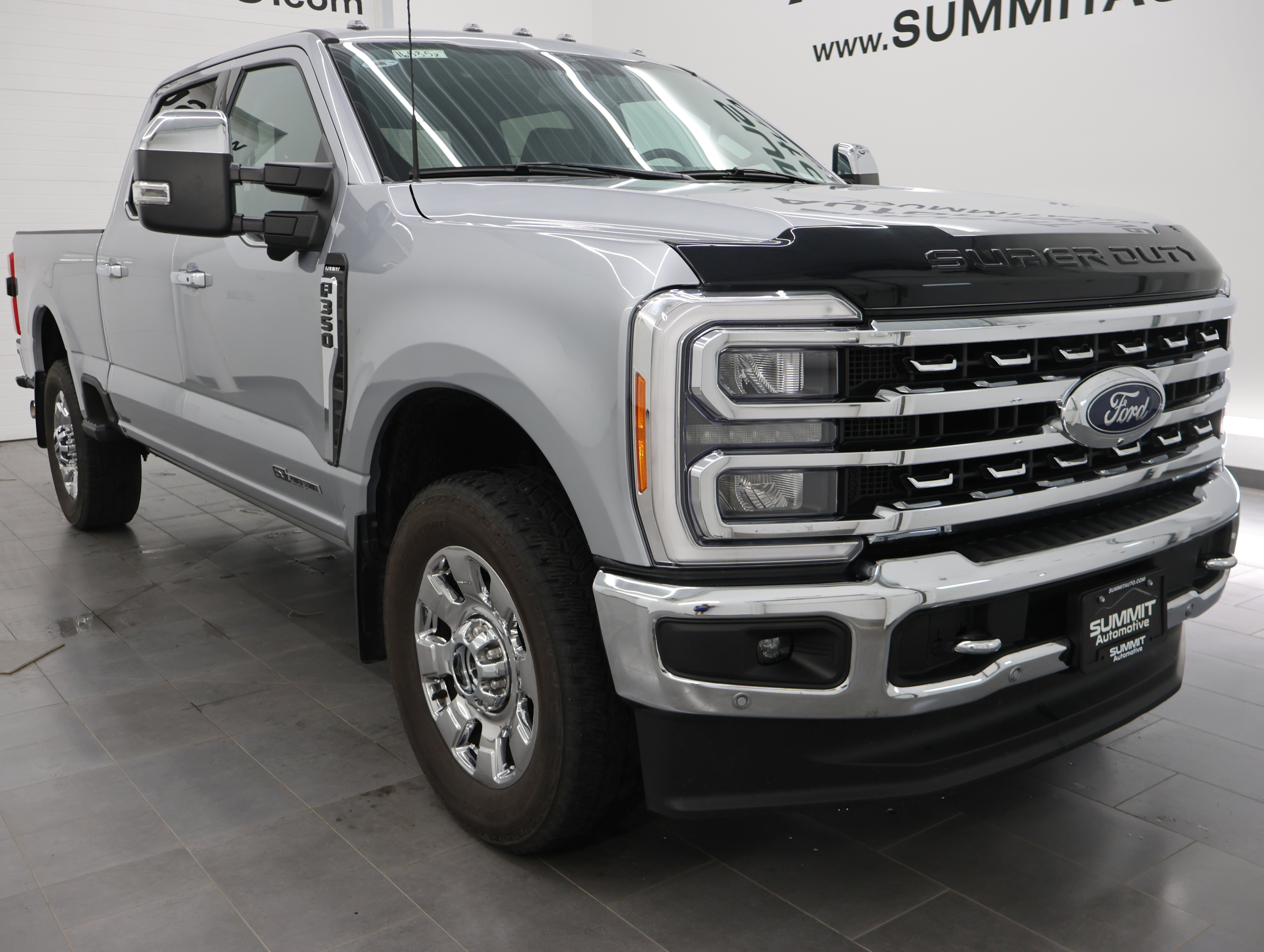 Used 2023 Ford F350 Lariat w/ Lariat Ultimate Package AWD/4WD image 2