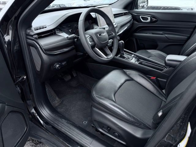 Used 2023 Jeep Compass Latitude w/ Convenience Group AWD/4WD image 17