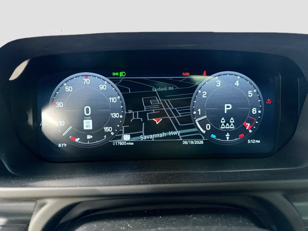 Used 2025 Land Rover Defender 130 X-Dynamic SE AWD/4WD image 13