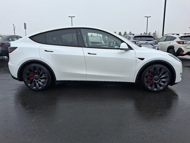 Used 2024 Tesla Model Y Performance image 8