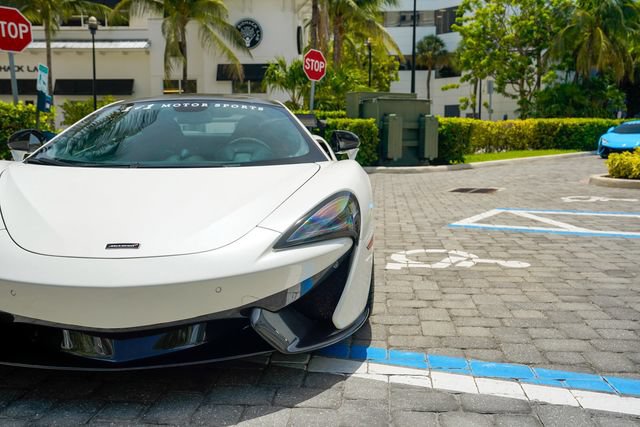 Used 2017 McLaren 570S Coupe RWD image 8