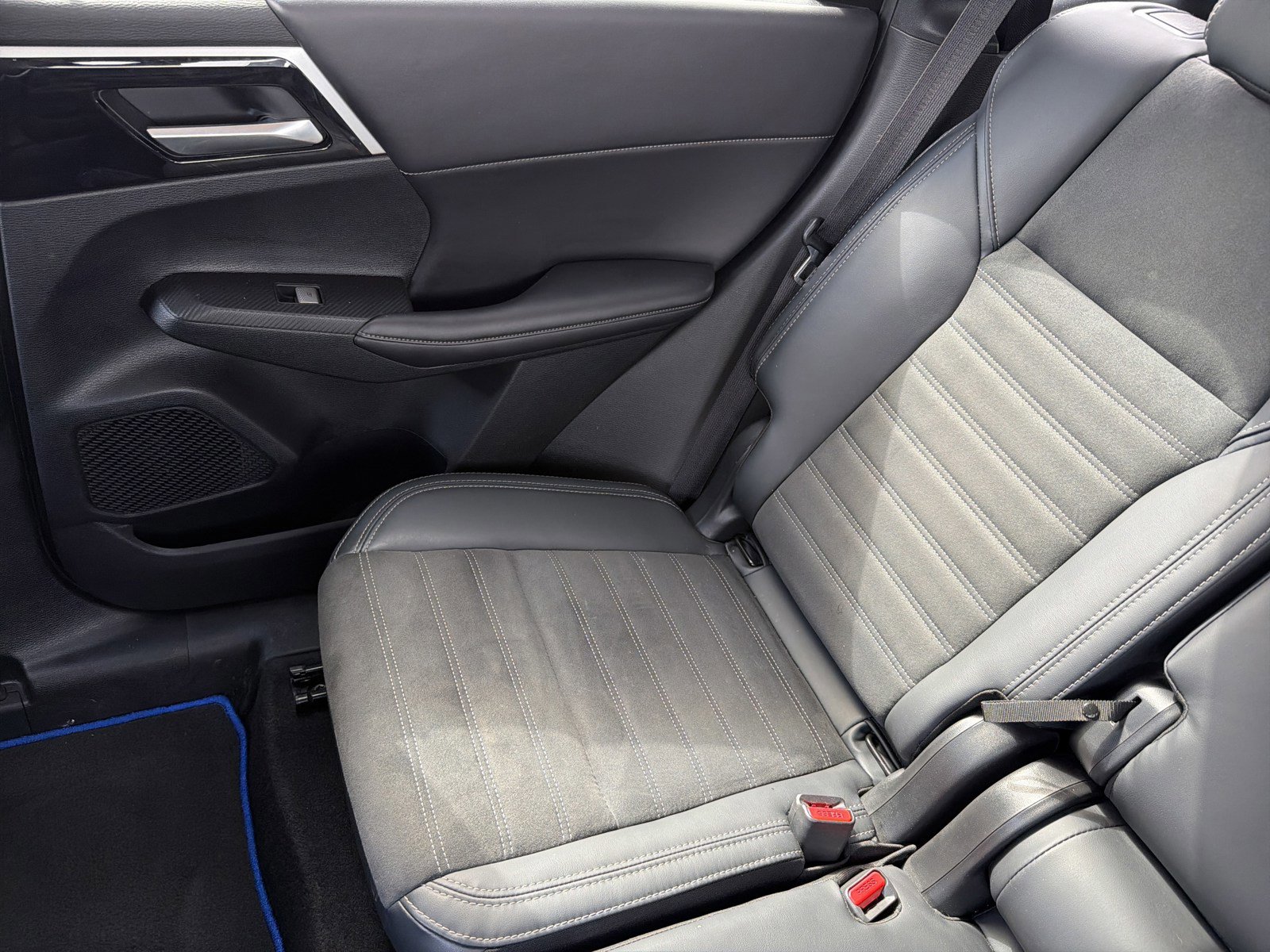Used 2025 Mitsubishi Outlander SE AWD/4WD image 15