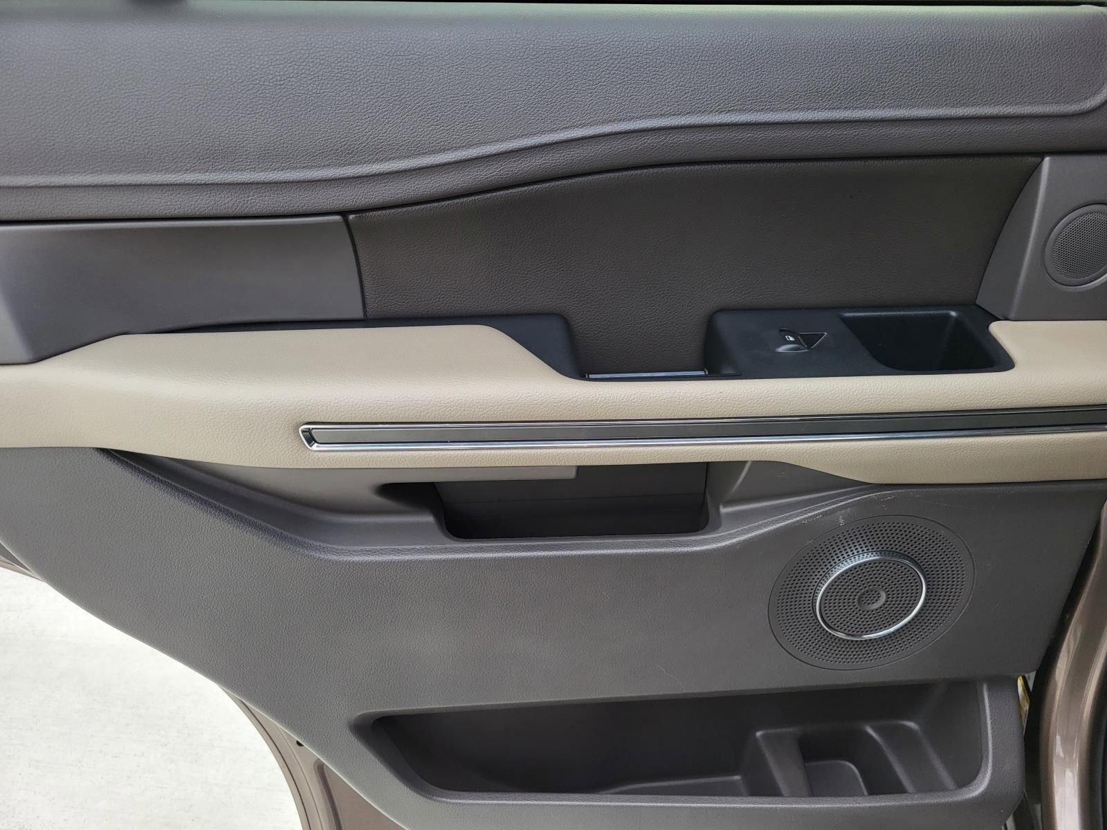 Used 2018 Ford Expedition XLT w/ Equipment Group 201A image 10