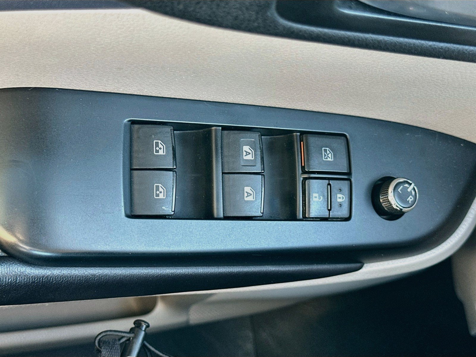 Used 2016 Toyota Highlander XLE AWD/4WD image 14
