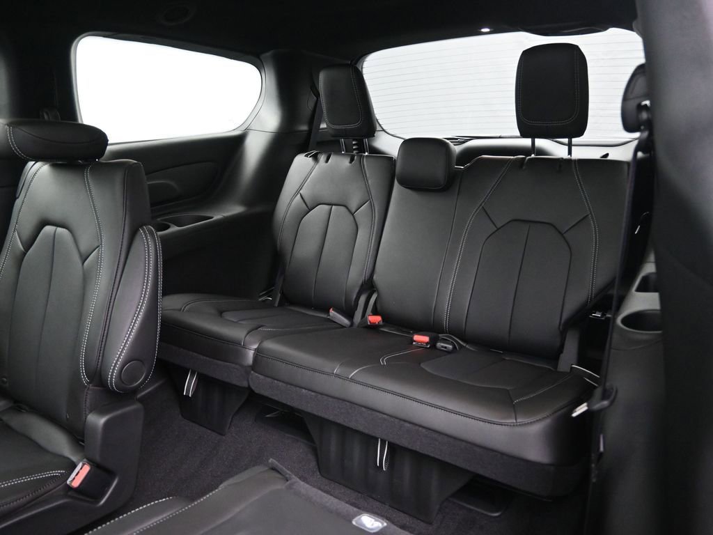 New 2026 Chrysler Pacifica Select image 25