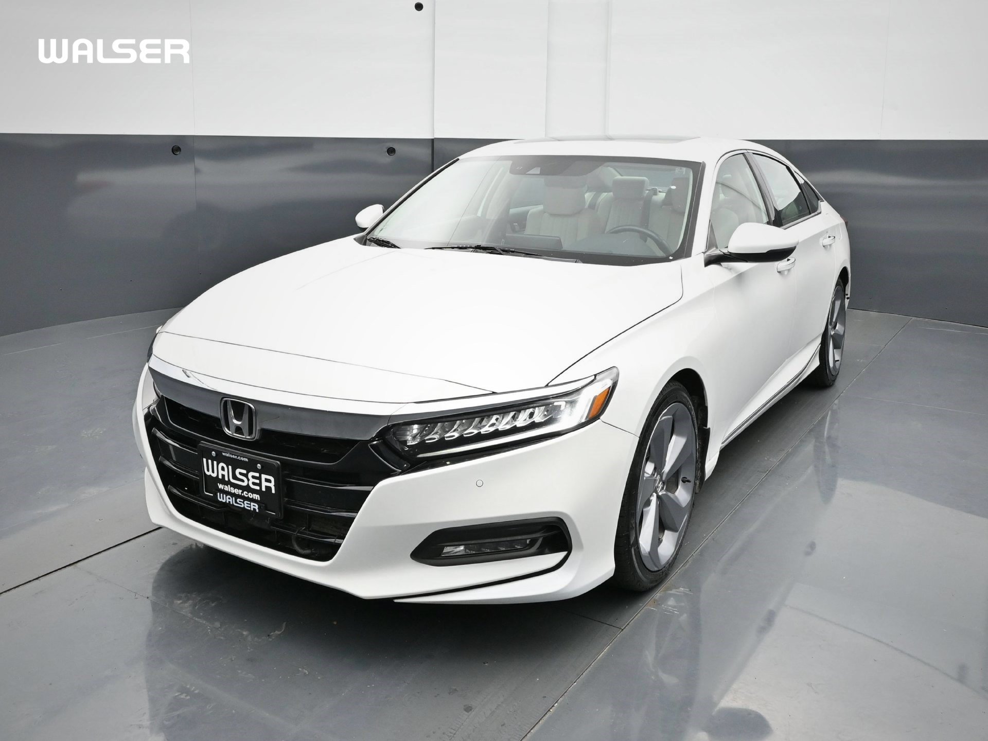 Used 2019 Honda Accord Touring image 1