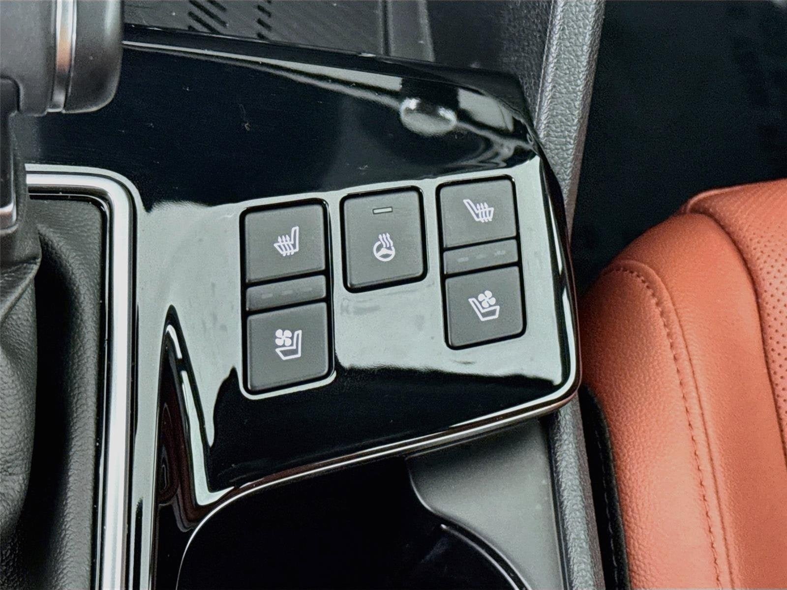 Certified 2025 Kia Sportage SX FWD image 23