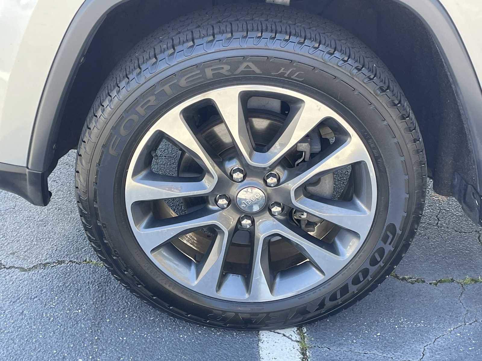 Used 2018 Jeep Grand Cherokee Limited image 7