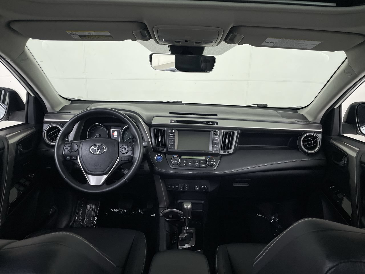 Used 2018 Toyota RAV4 Limited AWD/4WD image 16