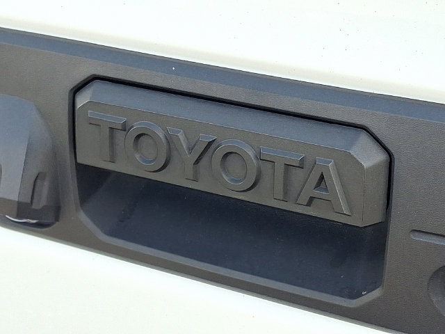Used 2023 Toyota Tacoma SR AWD/4WD image 26