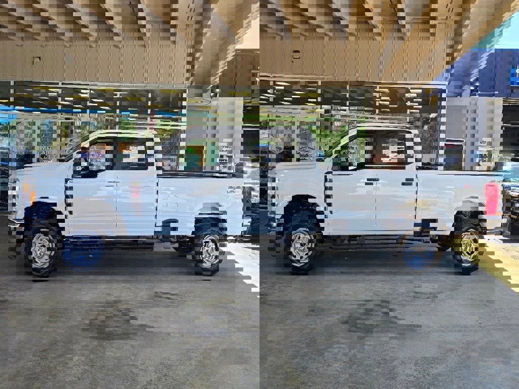 New 2026 Ford F250 XL w/ XL Chrome Package image 23
