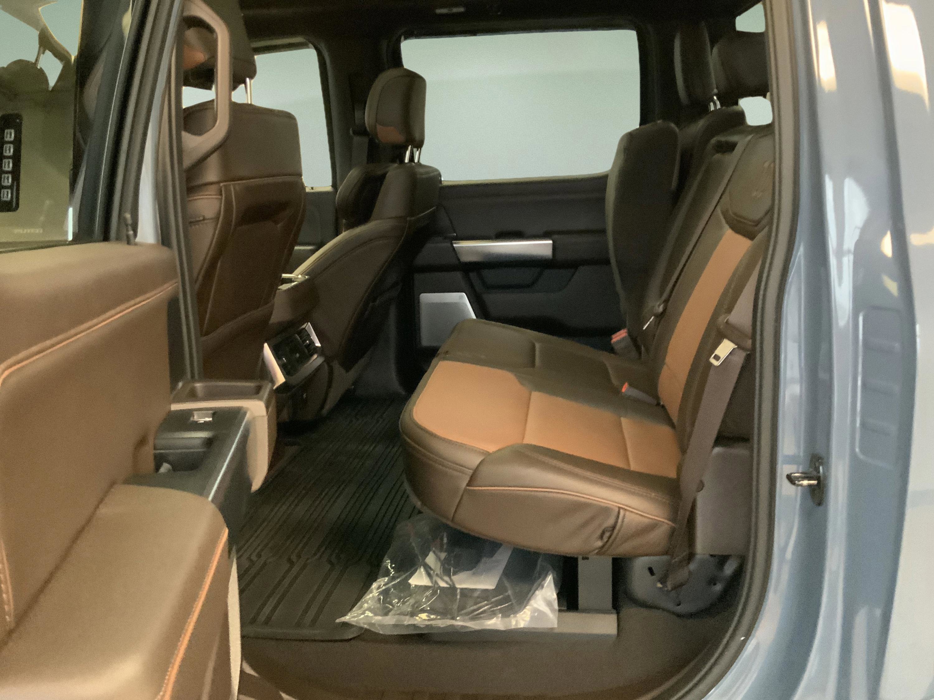 Used 2023 Ford F350 King Ranch w/ Chrome Package image 28