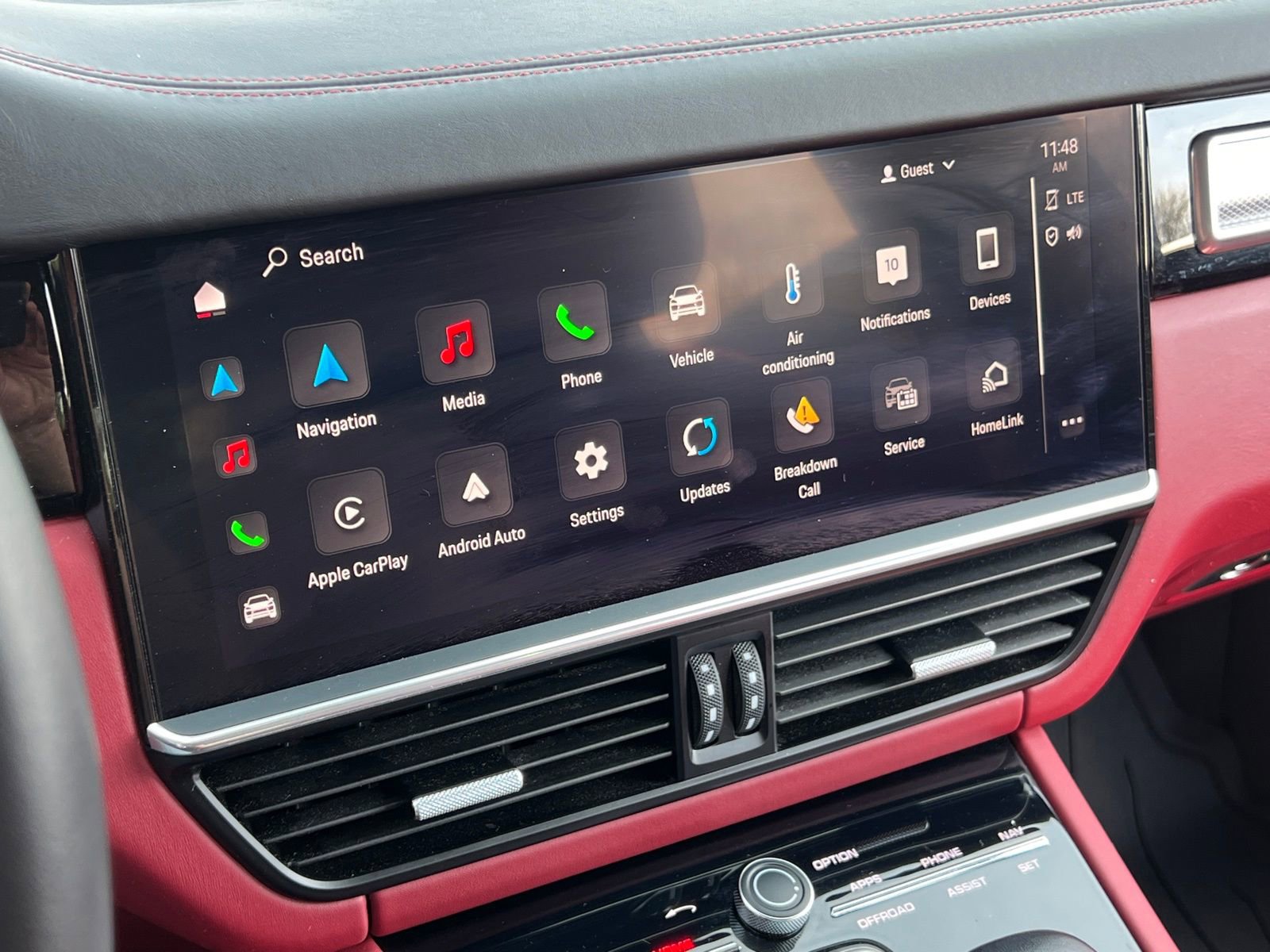 Certified 2022 Porsche Cayenne Platinum Edition image 26