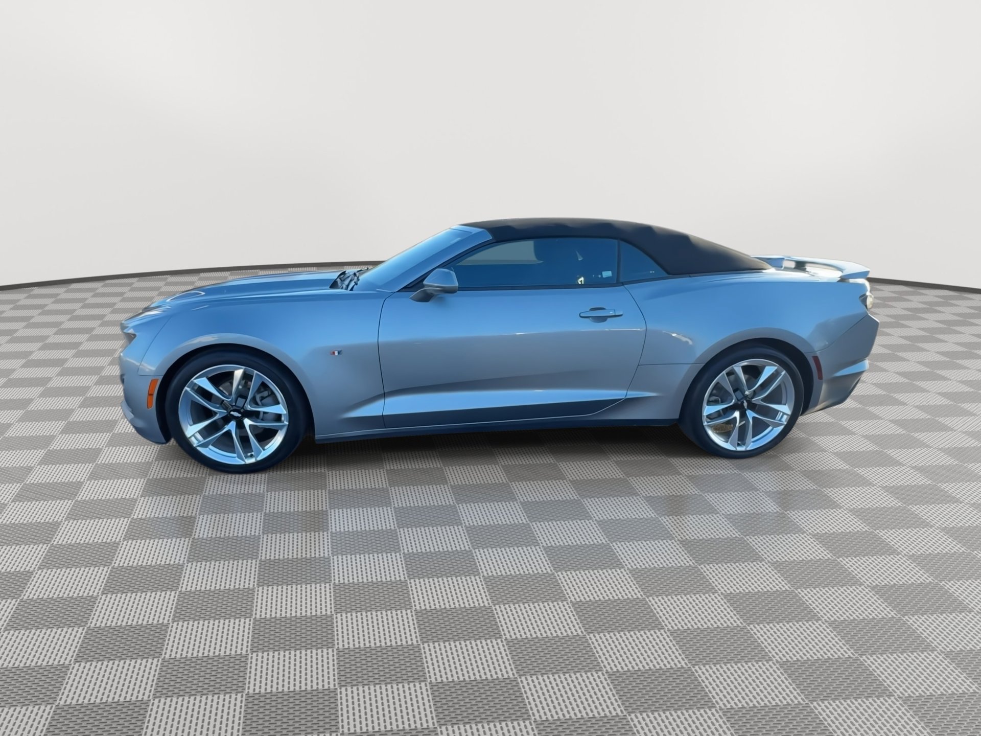 Used 2023 Chevrolet Camaro LT w/ RS Package image 5